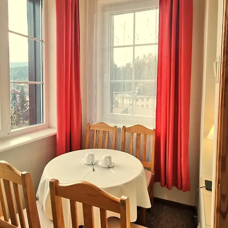 Bed & Breakfast Jeleni Rog 3*