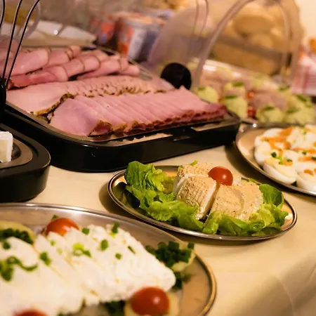 Bed & Breakfast Jeleni Rog 3*