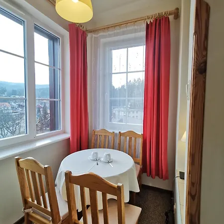 Bed & Breakfast Jeleni Rog 3*