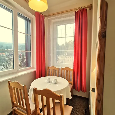 Jeleni Rog Frühstückspension 3*